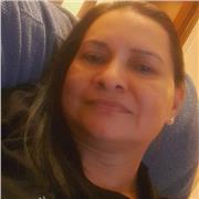 Profesor de apoyo a estudiantes de primaria